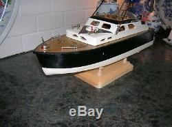 Toy Wood Boat Cabin Cruiser Fishing Model With Two Polesito K&o Battery Operated