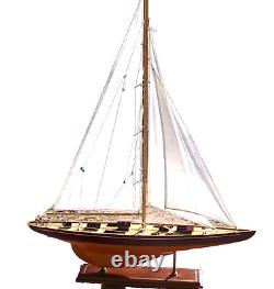 Very Fine Quality Planked Model Sailboat Sloop 28L 34T all Brass Fittings