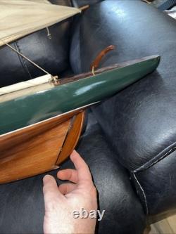 Very Fine Quality Wood Model Sailboat Sloop Yacht 37L 42T all Brass Fittings