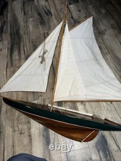 Very Fine Quality Wood Model Sailboat Sloop Yacht 37L 42T all Brass Fittings