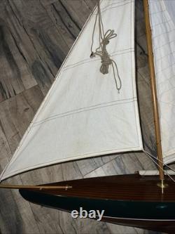 Very Fine Quality Wood Model Sailboat Sloop Yacht 37L 42T all Brass Fittings