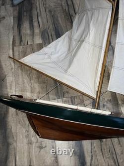 Very Fine Quality Wood Model Sailboat Sloop Yacht 37L 42T all Brass Fittings