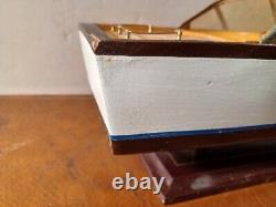 Vintage 16 Inch chris craft wood model Display Boat Awesome Looking (U33)