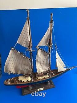 Vintage BLUENOSE Wood Ship Boat Model