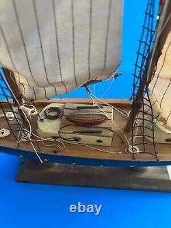 Vintage BLUENOSE Wood Ship Boat Model