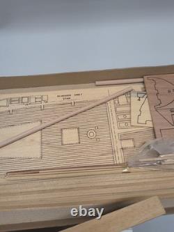 Vintage Billing Boats Bluenose No. 452 Wood Ship Model Kit