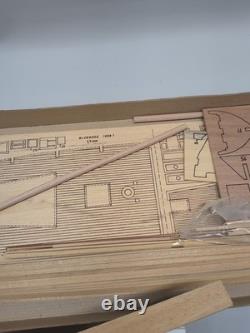 Vintage Billing Boats Bluenose No. 452 Wood Ship Model Kit