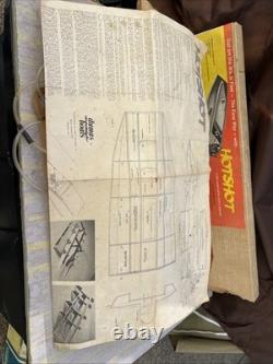 Vintage DUMAS Hotshot 44 Wood RC Racing Boat Kit Twin Hull Race