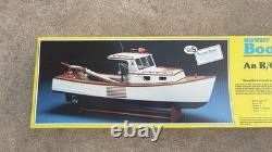 Vintage Midwest Boothbay Lobster Boat R/C Balsa Model Boat Kit No. 964 30 Hull