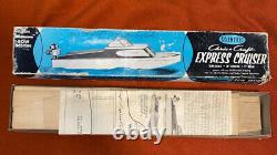 Vintage Scientific Chris-Craft 18' Inch express Cruiser Model Original Box