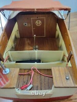 Vintage Wood fleet line Marlin Model Boat Battery Operated no outboard motor