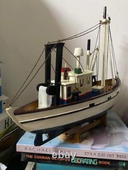 Wooden fishing boat model (16x18x5.6 inch)
