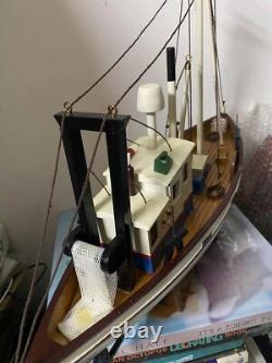Wooden fishing boat model (16x18x5.6 inch)
