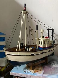Wooden fishing boat model (16x18x5.6 inch)