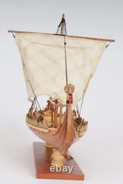 13 Bois Brun Sculpture de Table en Bois Massif Peinte à la Main Modèle de Bateau