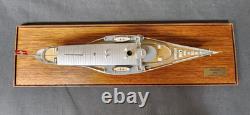 14 5/8 Montreux 1904 Modèle de bateau à vapeur Architectura Navalis en bois et verre display