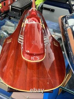 19.6 FERRARI HYDROPLANE 50cm bateau rapide Détails et Modèle de Bateau de Haute Qualité