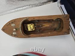 2 Petits Modèles de Bateaux en Bois (NON FONCTIONNELS) Pour Pièces de Kits de Bateaux de Loisirs avec Moteurs