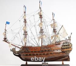 33 Bateau Modèle Solei Royal en Bois Massif Brun Peint à la Main