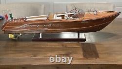 35 Riva Aquarama Modèle réduit en bois de bateau de vitesse exclusif italien Runabout, neuf