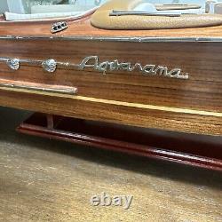 35 Riva Aquarama Modèle réduit en bois de bateau de vitesse exclusif italien Runabout, neuf