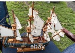 3 Bateaux en bois/tissu
