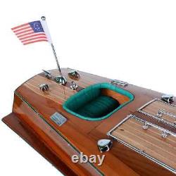 Afficher le modèle de bateau 'Chris Craft Triple Cockpit' Décoration nautique Grand hors-bord
