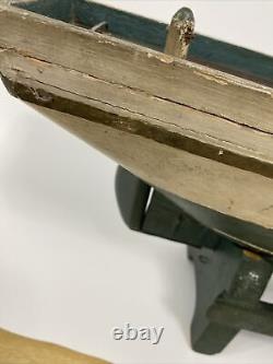 Antique BEATRICE BOSTON CHARLOTTE Support de bateau à voile modèle en bois pour étang Bateau art populaire