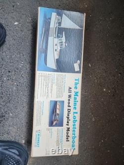 BATEAU DE HOMARD DU MAINE Modèle en bois Produits du Midwest #953 Boîte ouverte