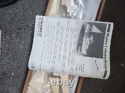 BATEAU DE HOMARD DU MAINE Modèle en bois Produits du Midwest #953 Boîte ouverte