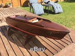 Bateau Modèle. La Construction En Bois D'avant-guerre