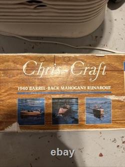 Bateau Vintage Dumas Chris Craft 1940 Barrel Back en Acajou Kit # 1234