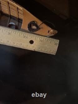 Bateau à rames en bois / modèle de skiff à rames