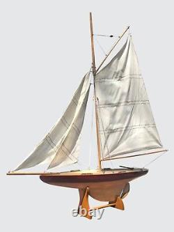 Bateau à voile sloop de modélisme vintage pour collectionneurs nautiques ou maritimes