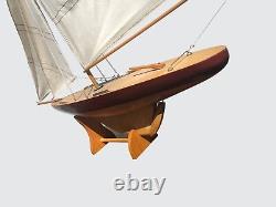 Bateau à voile sloop de modélisme vintage pour collectionneurs nautiques ou maritimes