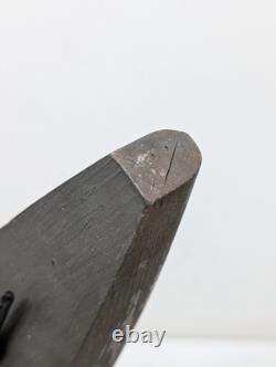 Bateau de guerre en bois antique d'art populaire, navire de l'armée, jouets primitifs, marine, unique en son genre.