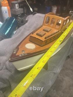 Bateau de vitesse en bois de style Nautique Chris Craft vintage en excellent état