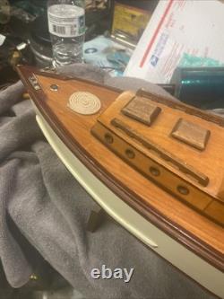 Bateau de vitesse en bois de style Nautique Chris Craft vintage en excellent état