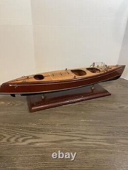 Bateau de vitesse nautique en bois de mahogany vintage des années 1950 sur support