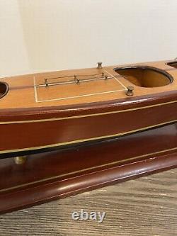 Bateau de vitesse nautique en bois de mahogany vintage des années 1950 sur support