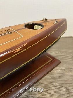 Bateau de vitesse nautique en bois de mahogany vintage des années 1950 sur support