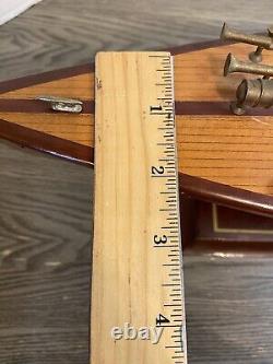 Bateau de vitesse nautique en bois de mahogany vintage des années 1950 sur support