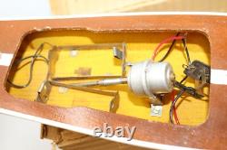 Bateau en Bois Modèle Vintage de Jouet dans Boîte à Piles Japon