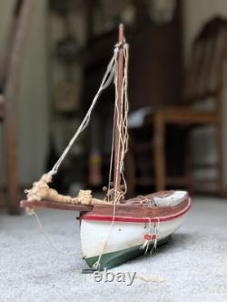 Bateau en bois fait main modèle 12 années 1940
