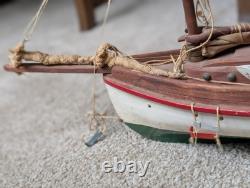 Bateau en bois fait main modèle 12 années 1940