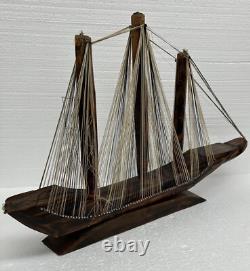 Bateau en bois fait main vintage MCM 31 art de la ficelle nautique modèle de voilier