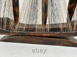 Bateau en bois fait main vintage MCM 31 art de la ficelle nautique modèle de voilier