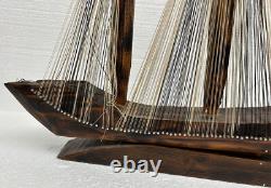 Bateau en bois fait main vintage MCM 31 art de la ficelle nautique modèle de voilier