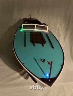 Bateau en bois modèle vintage de grande taille