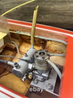 Bateau en bois vintage Dumas 'Deep Vee 21' Kit #1421 30Long K/B 3.5 de 1978